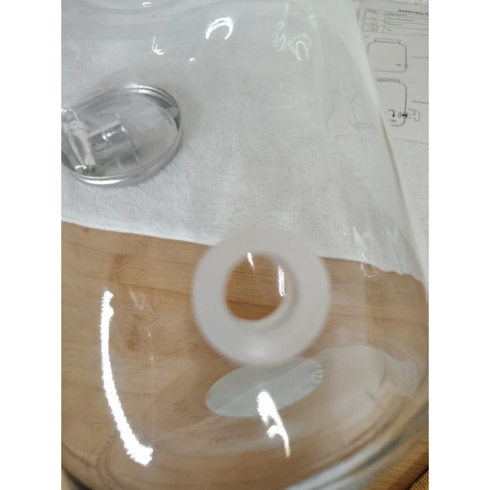 Glass Beverage Dispenser Jar Clear Round  Metal Lid Spigot 1 Gallon